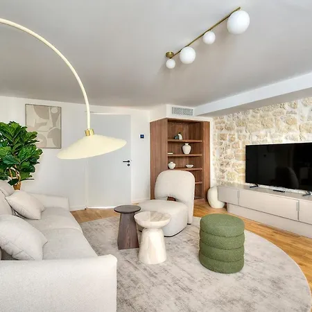 3-chambres Luxueux Et Familial -vendome- Climatise Apartment *
