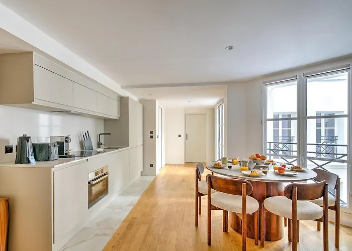 3-chambres Luxueux Et Familial -vendome- Climatise Apartment